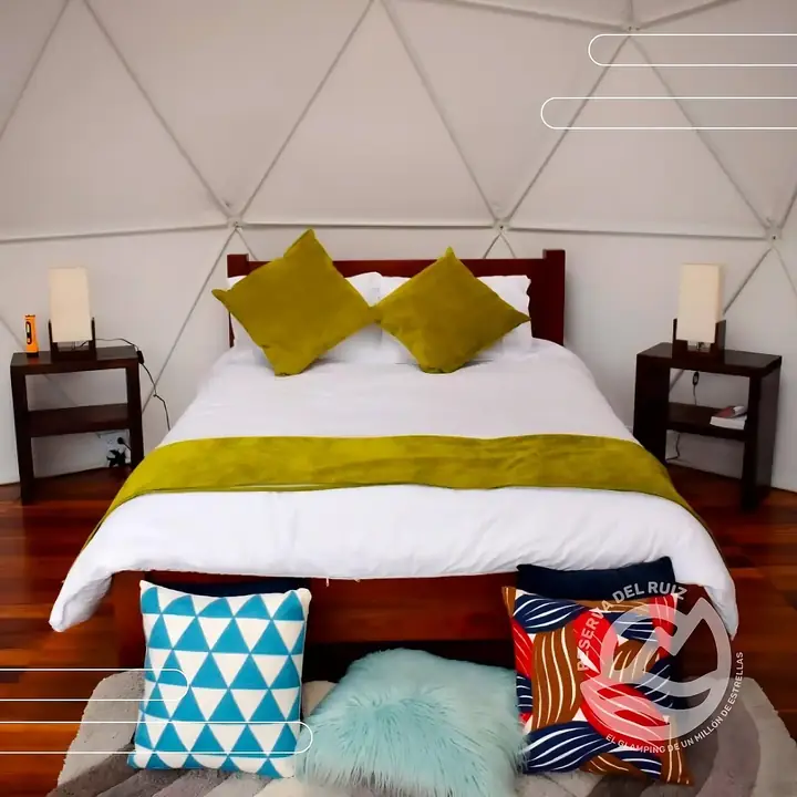 Interior domo glamping
