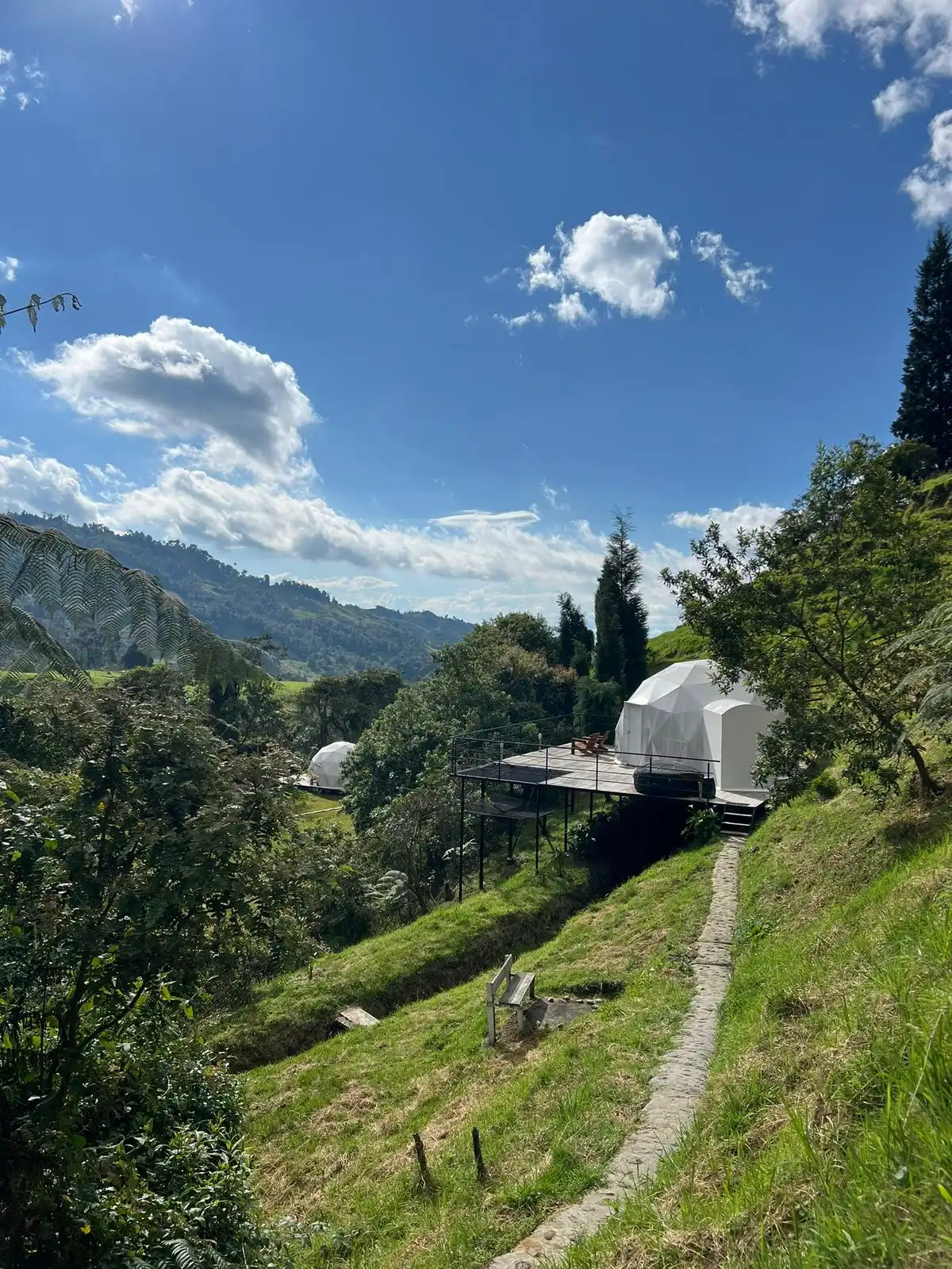 Desayuno servido en el domo