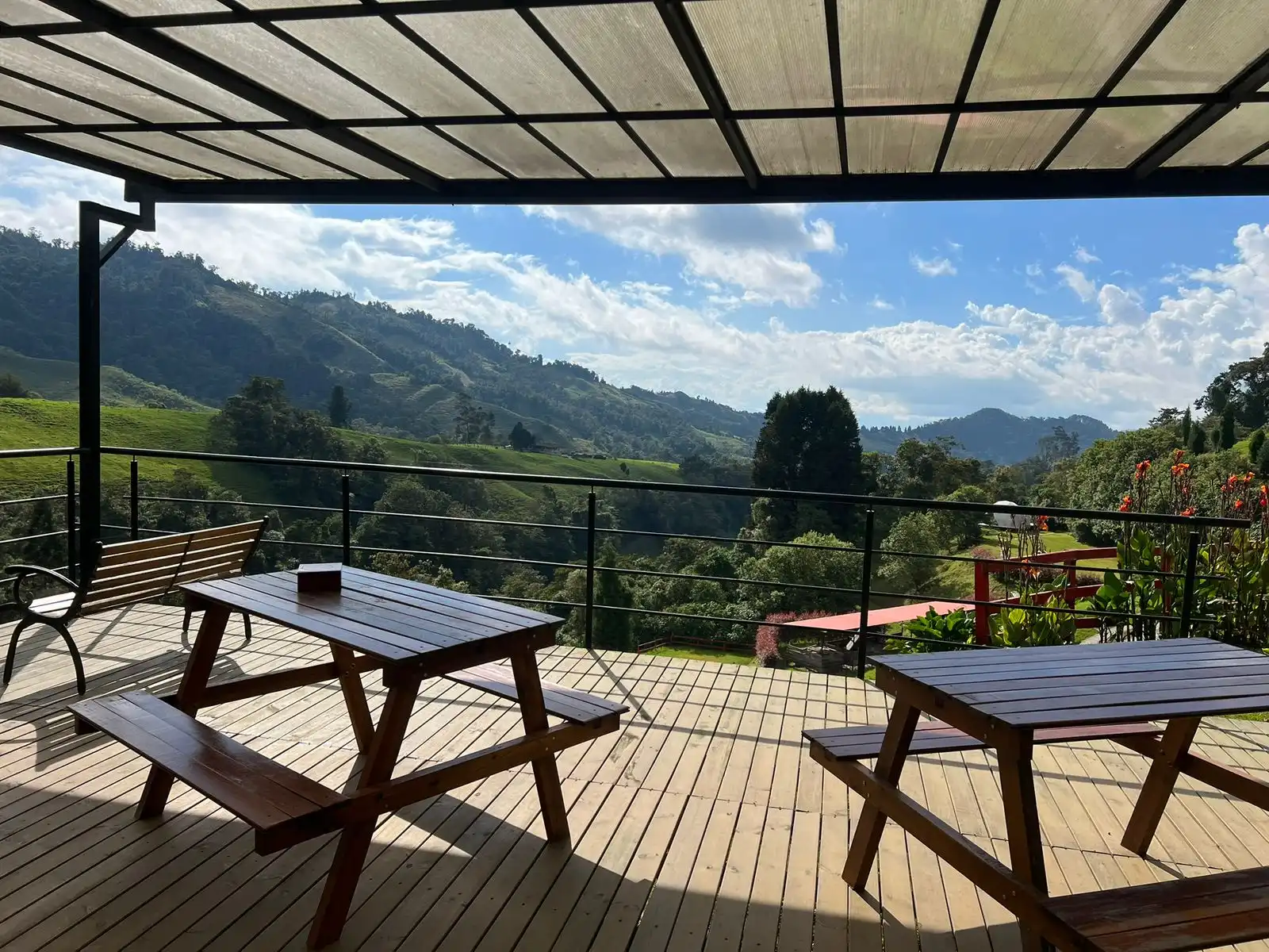 Camino al Glamping Reserva del Ruiz, en la vereda Montaño